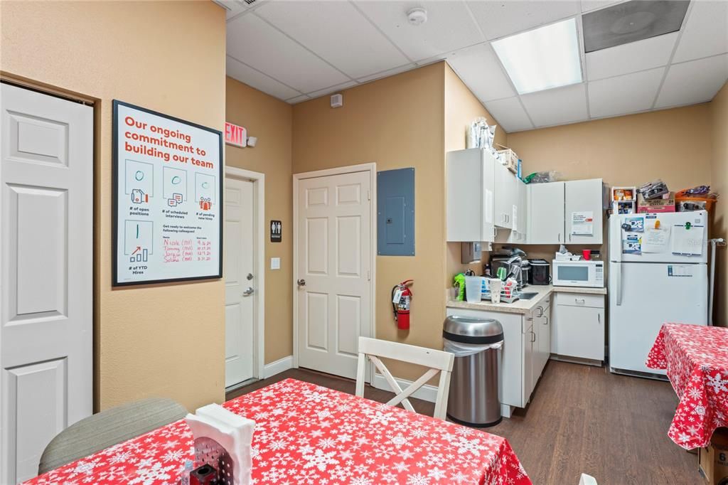 待售: $1,495,000 (0 贝兹, 0 浴室, 4682 平方英尺)