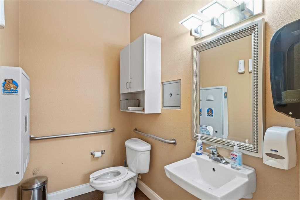 待售: $1,495,000 (0 贝兹, 0 浴室, 4682 平方英尺)