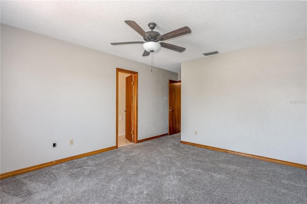 For Sale: $394,900 (3 beds, 2 baths, 1754 Square Feet)