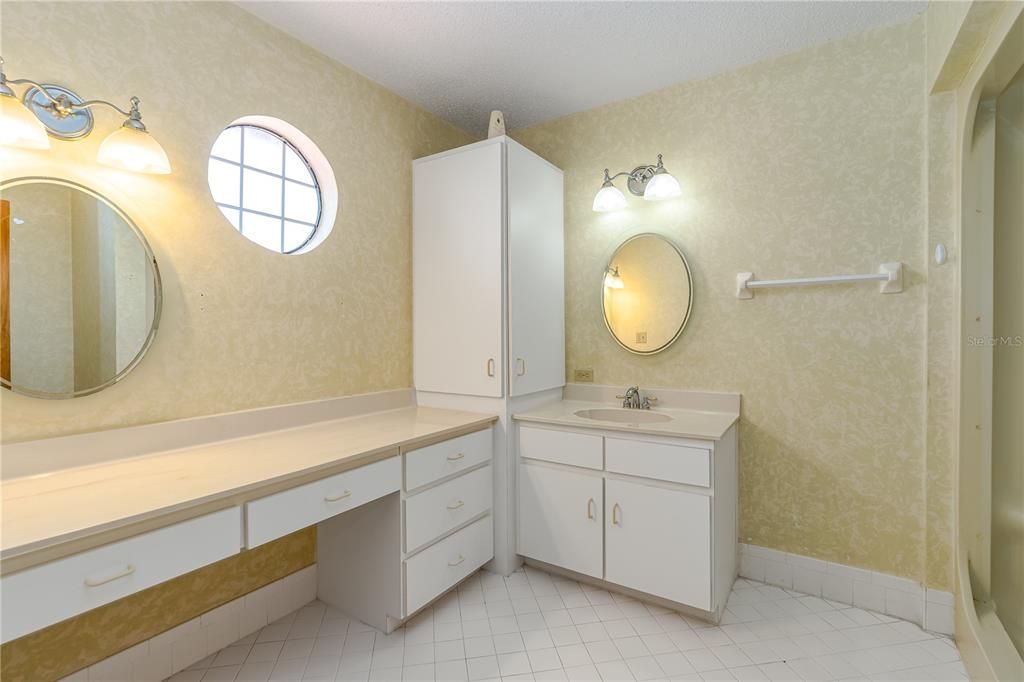 For Sale: $394,900 (3 beds, 2 baths, 1754 Square Feet)