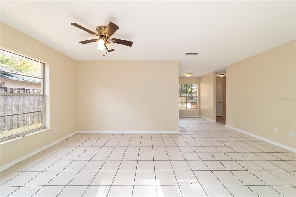 Active With Contract: $180,000 (3 beds, 2 baths, 1197 Square Feet)