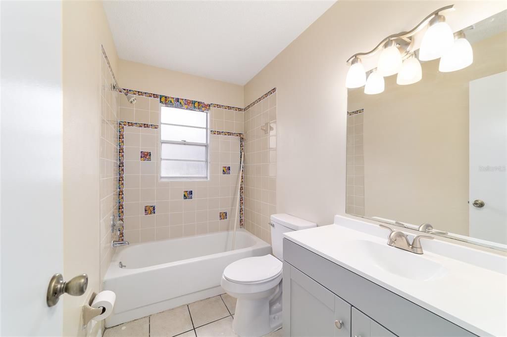 Active With Contract: $180,000 (3 beds, 2 baths, 1197 Square Feet)