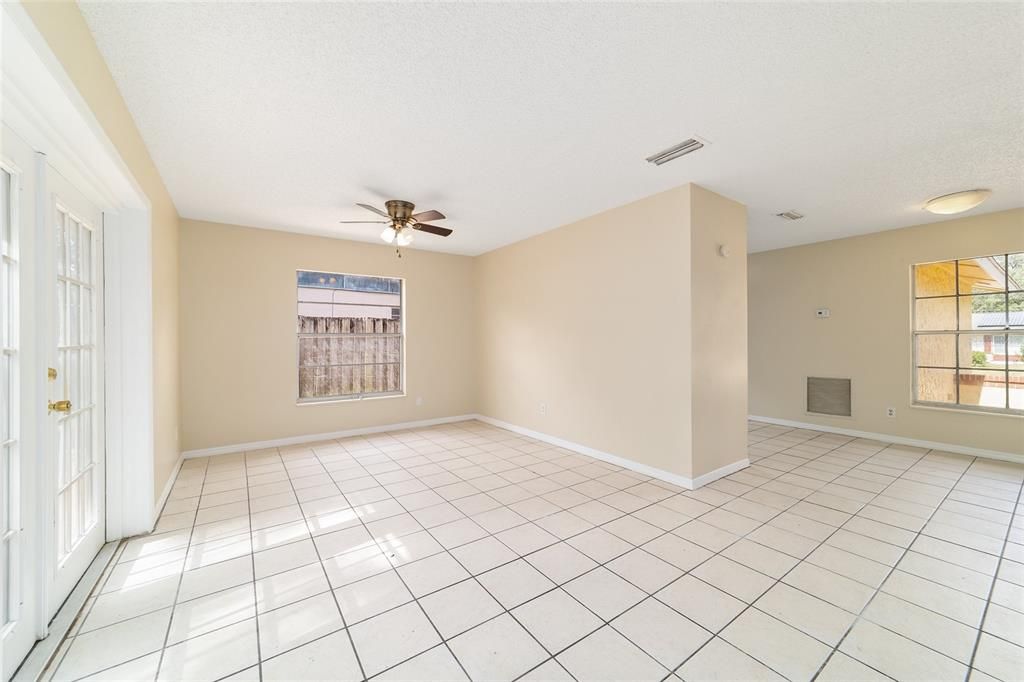 Active With Contract: $180,000 (3 beds, 2 baths, 1197 Square Feet)