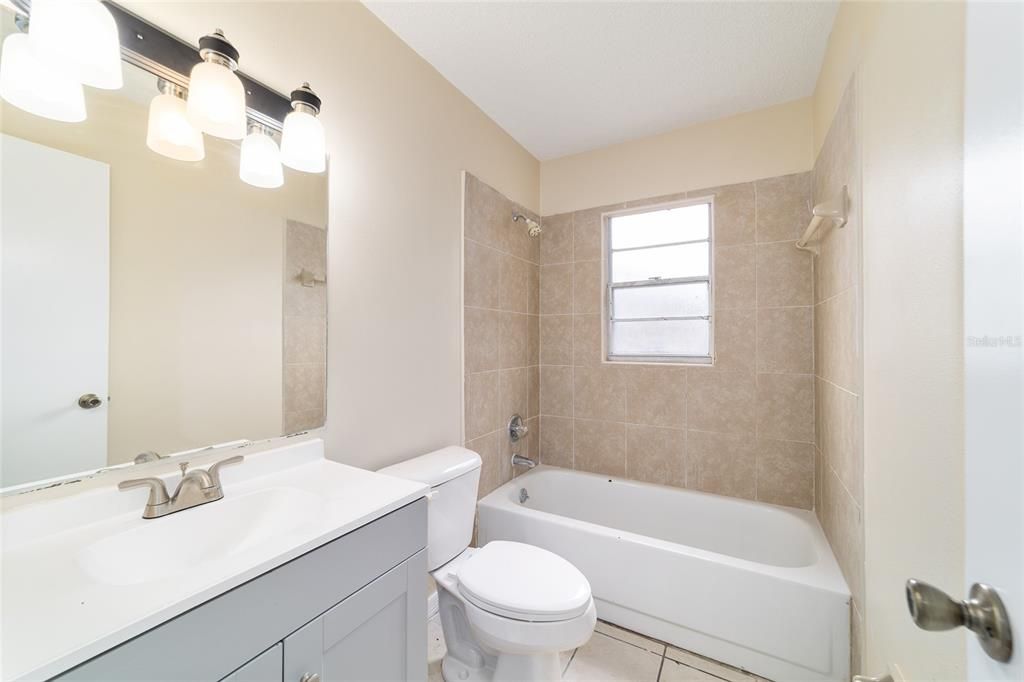 Active With Contract: $180,000 (3 beds, 2 baths, 1197 Square Feet)