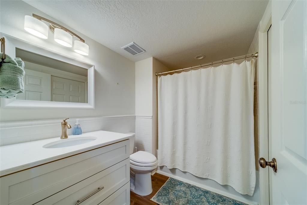 В аренду: $9,000 (3 спален, 2 ванн, 1460 Квадратных фут)