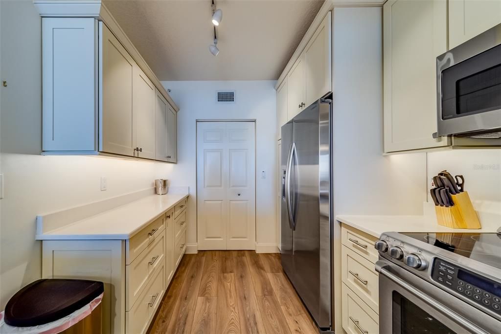 В аренду: $9,000 (3 спален, 2 ванн, 1460 Квадратных фут)