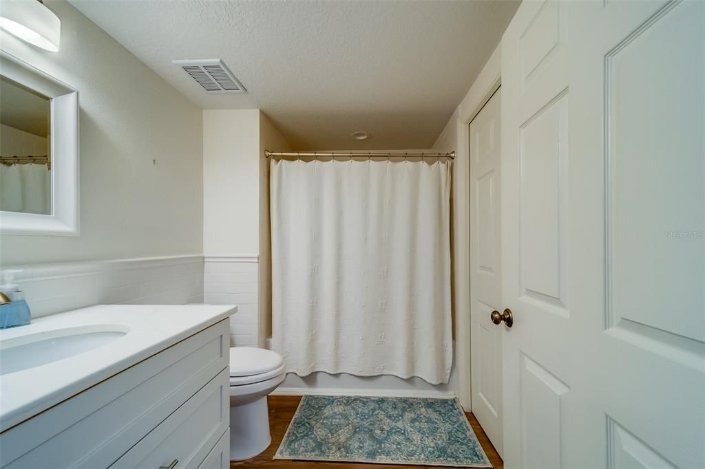 В аренду: $9,000 (3 спален, 2 ванн, 1460 Квадратных фут)