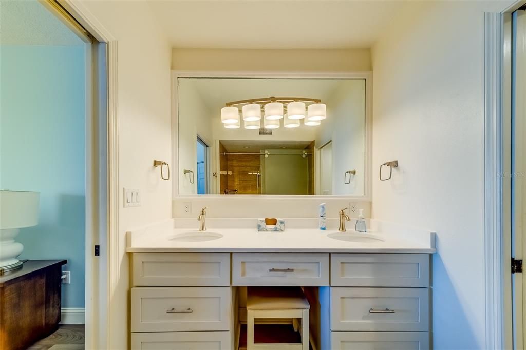 В аренду: $9,000 (3 спален, 2 ванн, 1460 Квадратных фут)