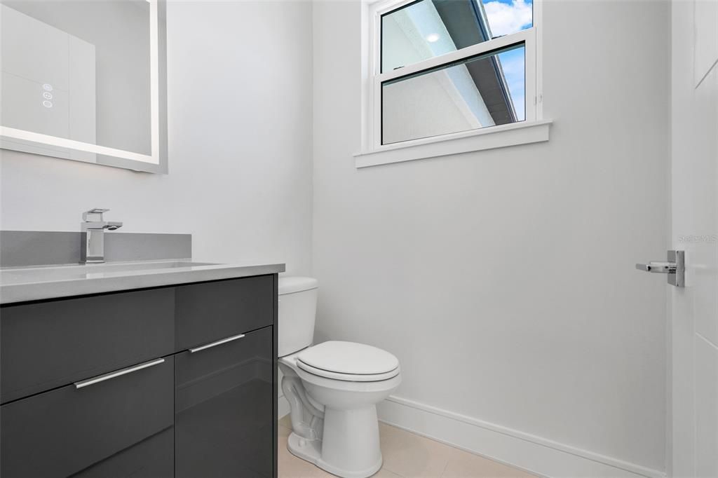 待售: $950,000 (4 贝兹, 3 浴室, 2376 平方英尺)