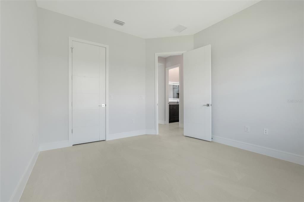 待售: $950,000 (4 贝兹, 3 浴室, 2376 平方英尺)