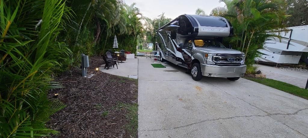 На продажу: $239,999 (0.08 acres)