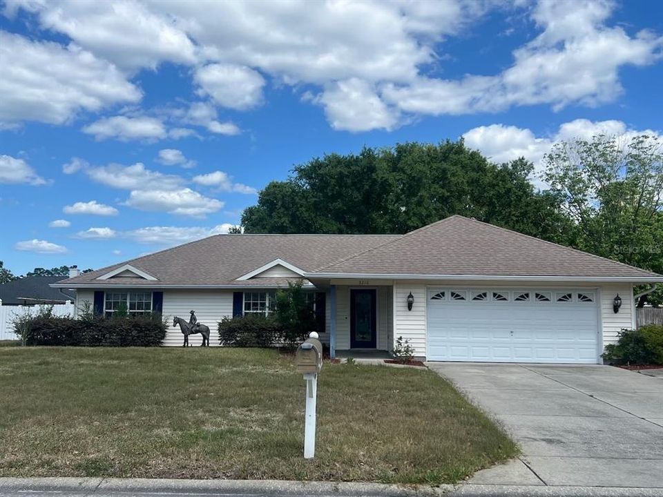 Recently Sold: $275,000 (3 beds, 2 baths, 1941 Square Feet)