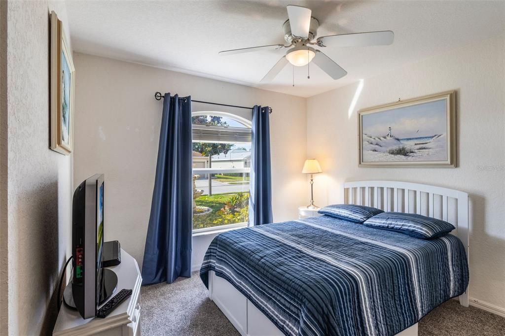 待售: $218,900 (2 贝兹, 2 浴室, 1170 平方英尺)