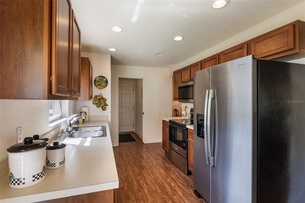 待售: $218,900 (2 贝兹, 2 浴室, 1170 平方英尺)