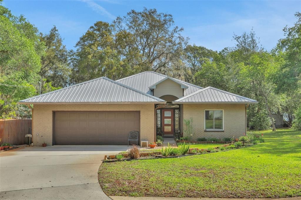 Recently Sold: $435,000 (3 beds, 3 baths, 1728 Square Feet)