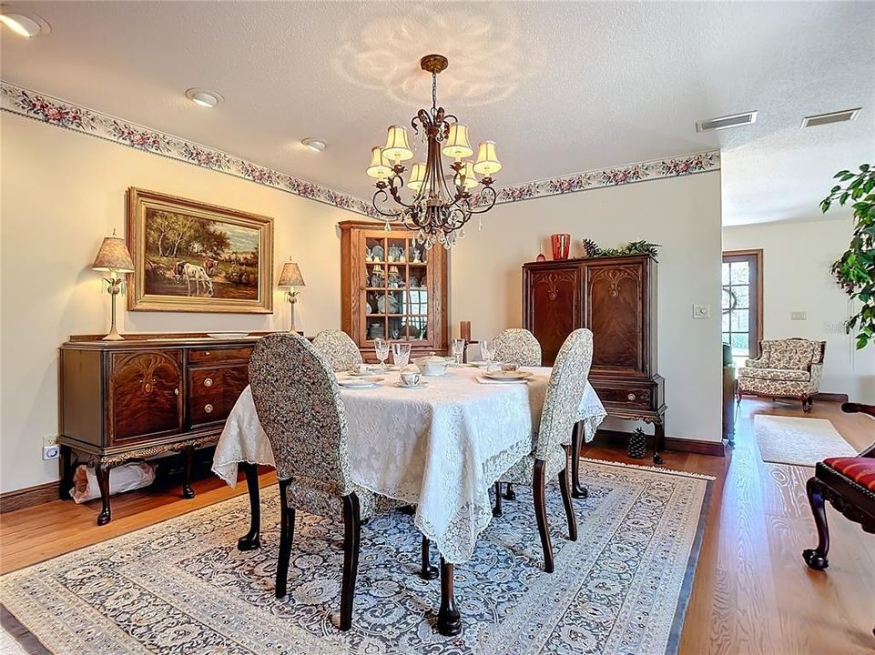 For Sale: $1,390,000 (4 beds, 2 baths, 3394 Square Feet)