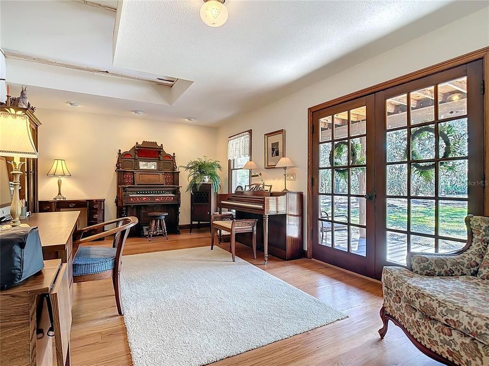 For Sale: $1,390,000 (4 beds, 2 baths, 3394 Square Feet)