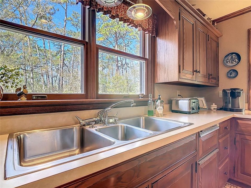 For Sale: $1,390,000 (4 beds, 2 baths, 3394 Square Feet)