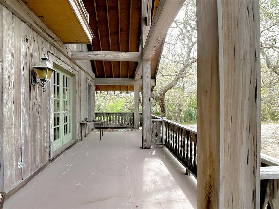 For Sale: $1,390,000 (4 beds, 2 baths, 3394 Square Feet)