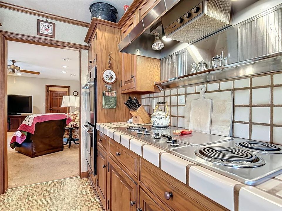 For Sale: $1,390,000 (4 beds, 2 baths, 3394 Square Feet)