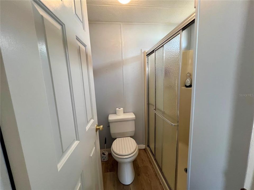 合同活跃: $149,000 (2 贝兹, 2 浴室, 1560 平方英尺)