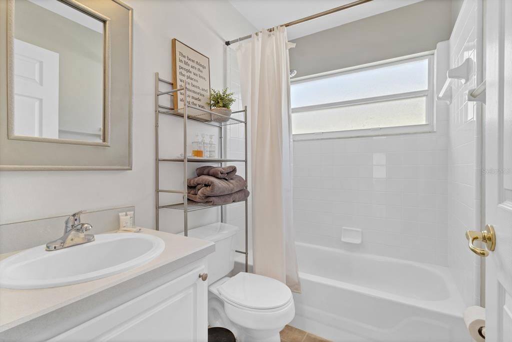 For Sale: $395,000 (3 beds, 2 baths, 1228 Square Feet)