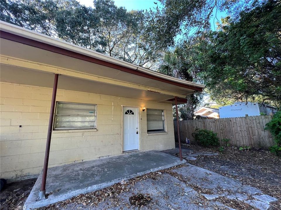 Recently Rented: $1,300 (2 beds, 1 baths, 667 Square Feet)