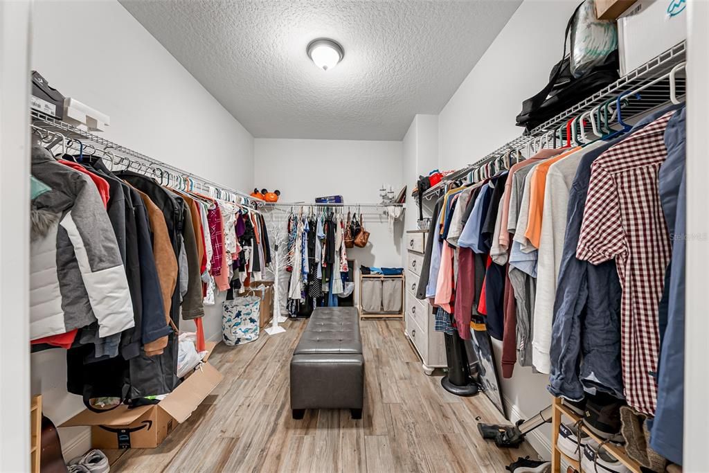 For Sale: $700,000 (4 beds, 3 baths, 2510 Square Feet)