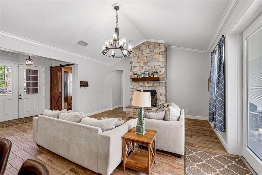 For Sale: $700,000 (4 beds, 3 baths, 2510 Square Feet)