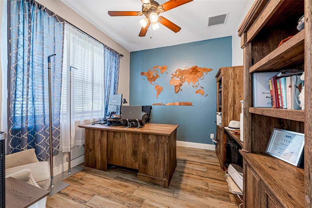 For Sale: $700,000 (4 beds, 3 baths, 2510 Square Feet)