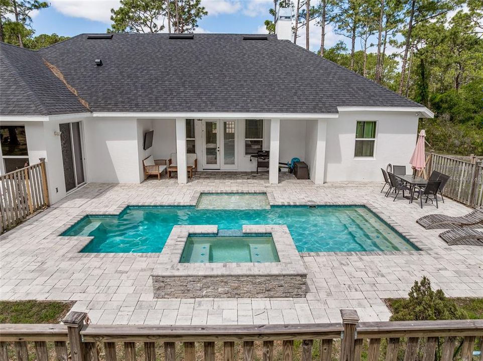 For Sale: $700,000 (4 beds, 3 baths, 2510 Square Feet)