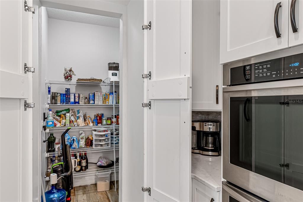 For Sale: $700,000 (4 beds, 3 baths, 2510 Square Feet)