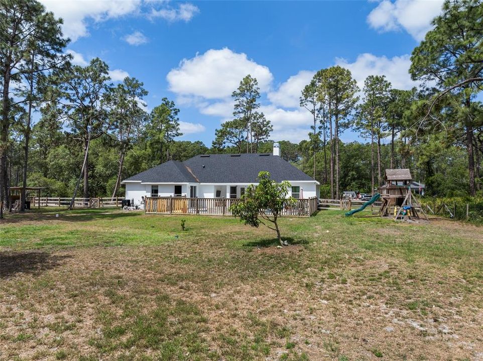 For Sale: $700,000 (4 beds, 3 baths, 2510 Square Feet)