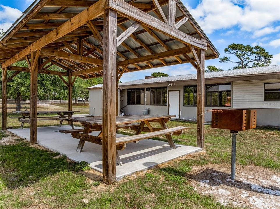 For Sale: $700,000 (4 beds, 3 baths, 2510 Square Feet)