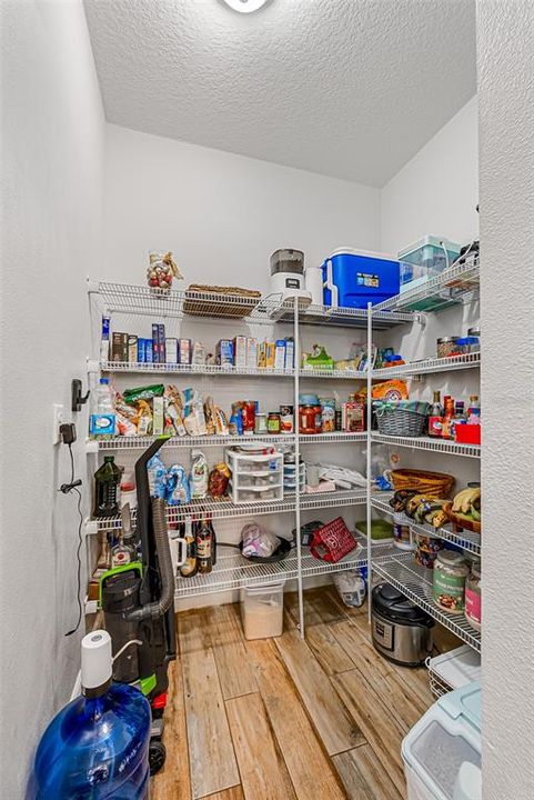 For Sale: $700,000 (4 beds, 3 baths, 2510 Square Feet)