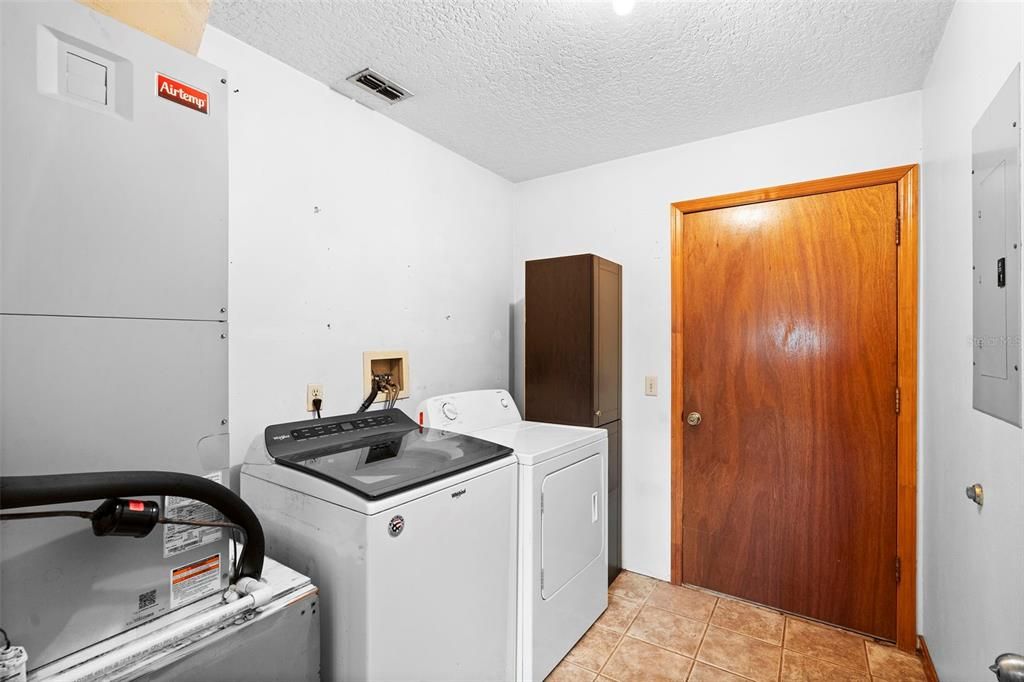 На продажу: $410,000 (3 спален, 2 ванн, 1522 Квадратных фут)