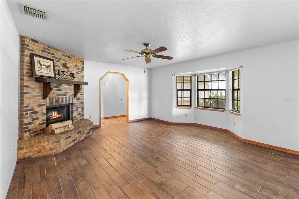 На продажу: $410,000 (3 спален, 2 ванн, 1522 Квадратных фут)