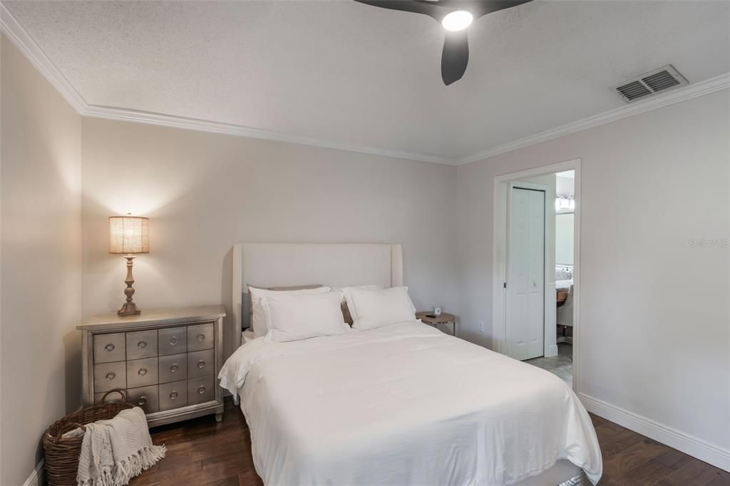 Active With Contract: $390,000 (3 beds, 2 baths, 1477 Square Feet)