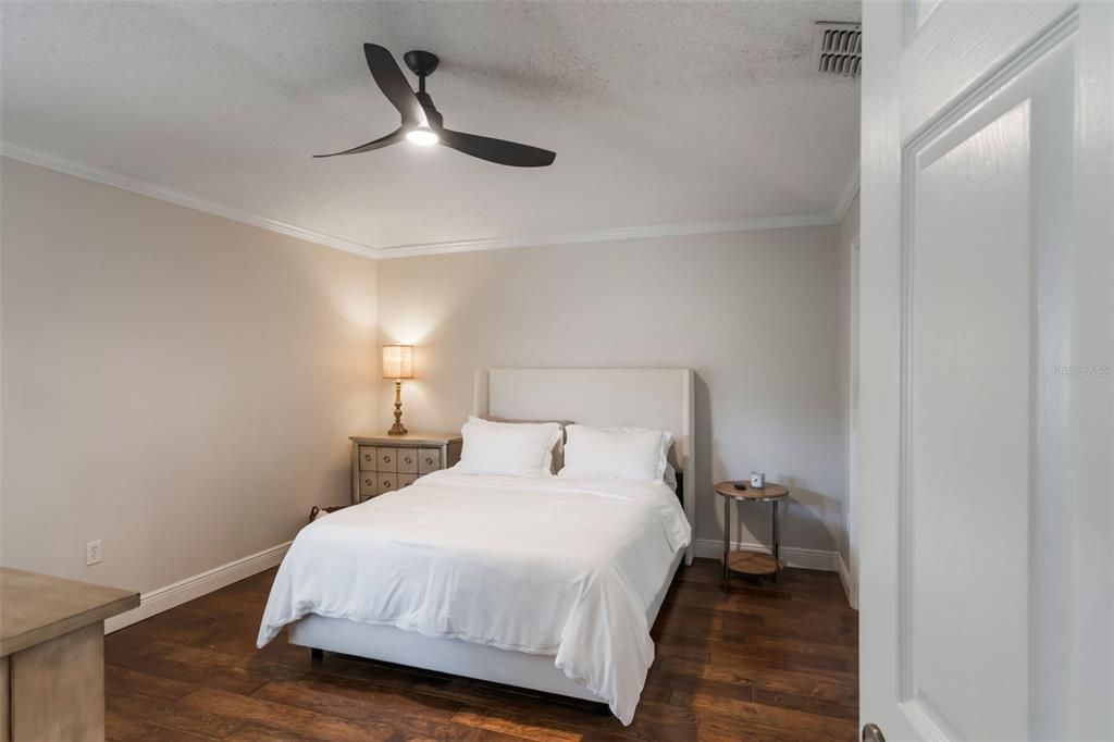 Active With Contract: $390,000 (3 beds, 2 baths, 1477 Square Feet)