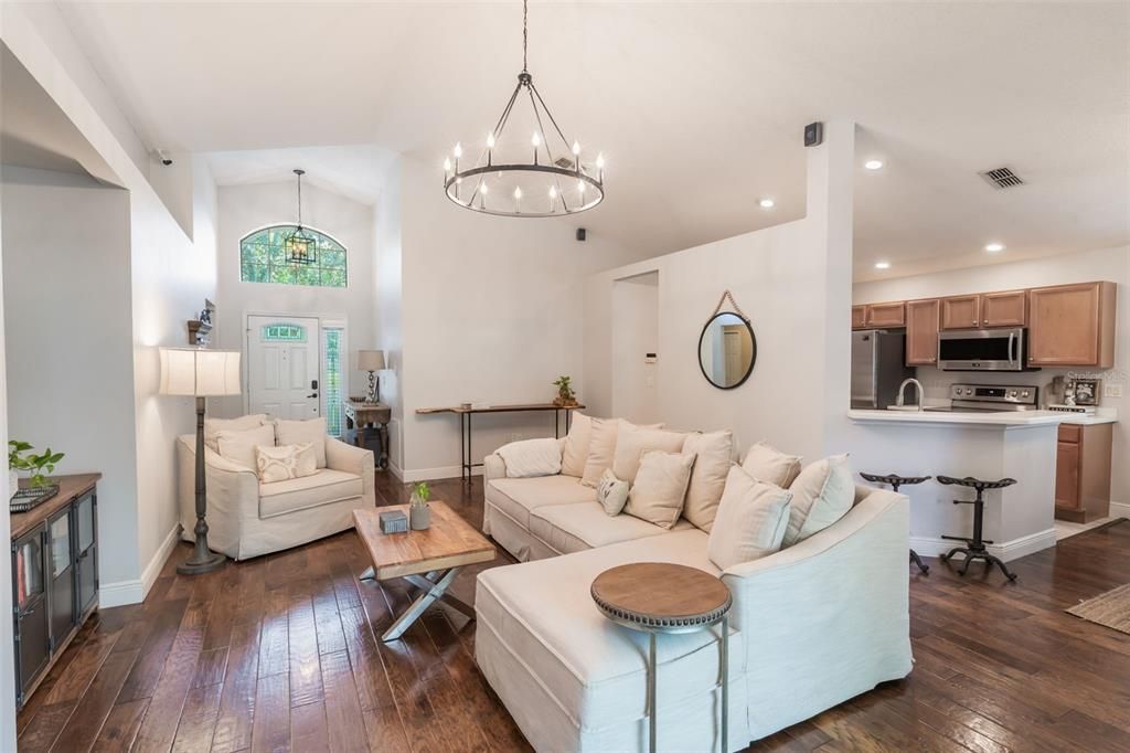 Active With Contract: $390,000 (3 beds, 2 baths, 1477 Square Feet)