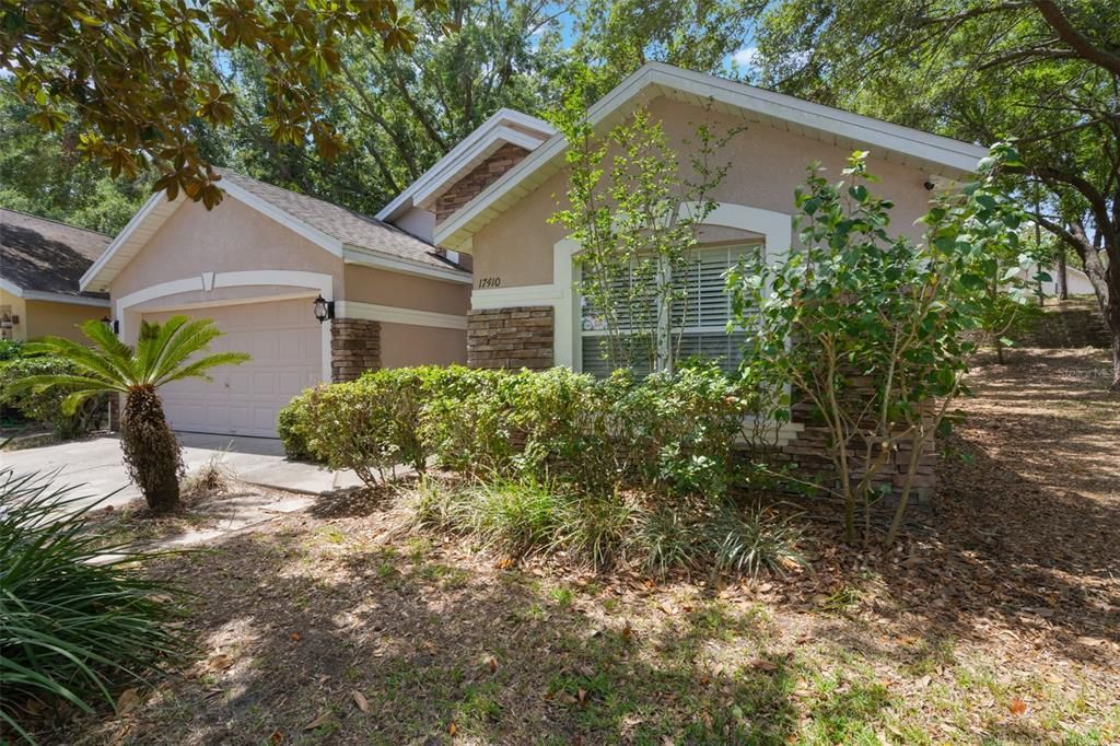 Active With Contract: $390,000 (3 beds, 2 baths, 1477 Square Feet)