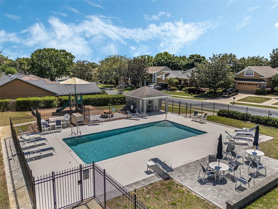 Active With Contract: $390,000 (3 beds, 2 baths, 1477 Square Feet)