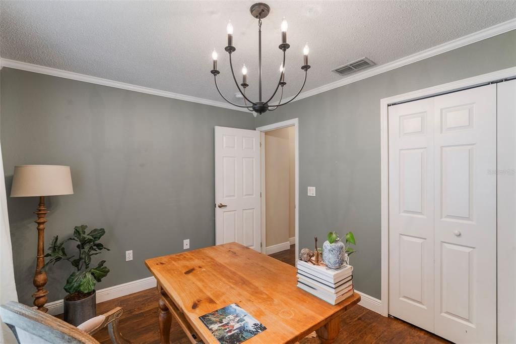 Active With Contract: $390,000 (3 beds, 2 baths, 1477 Square Feet)