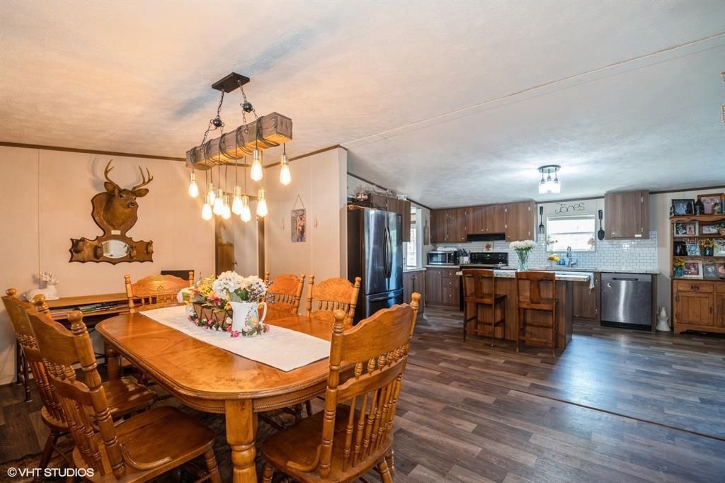 For Sale: $310,000 (4 beds, 2 baths, 1568 Square Feet)