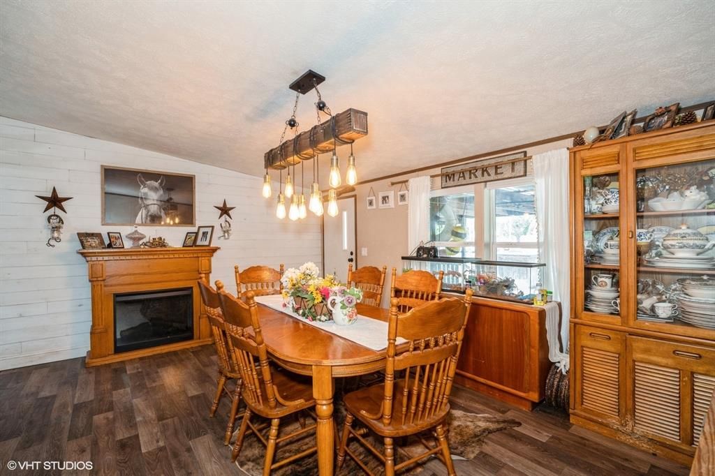 For Sale: $310,000 (4 beds, 2 baths, 1568 Square Feet)