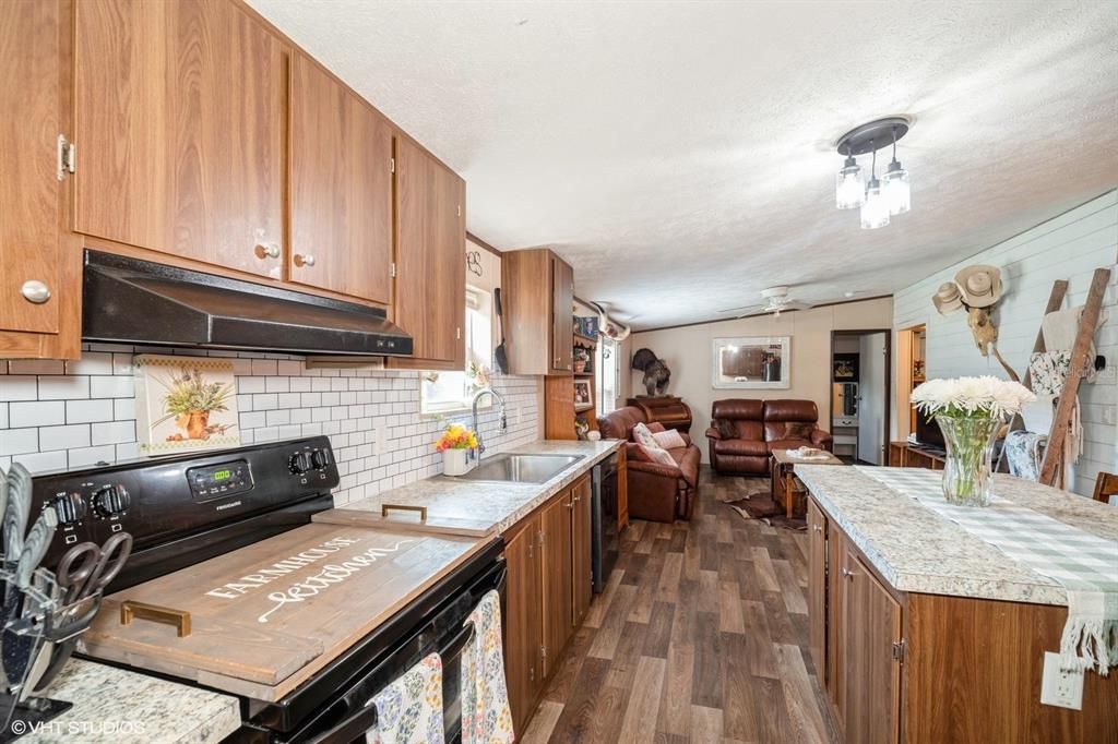 For Sale: $310,000 (4 beds, 2 baths, 1568 Square Feet)