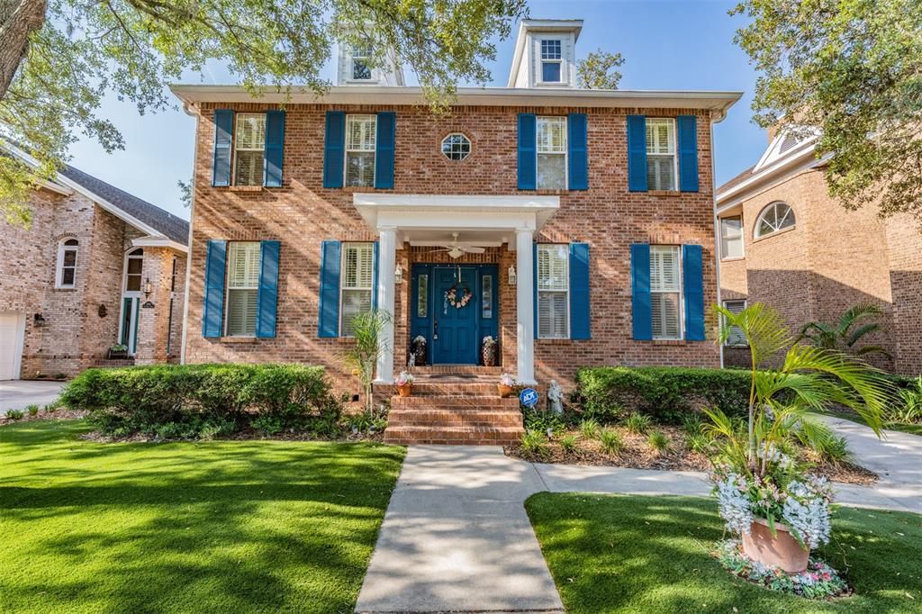 Recently Sold: $895,000 (3 beds, 2 baths, 2724 Square Feet)