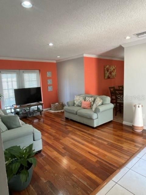 En Venta: $350,000 (4 camas, 2 baños, 2198 Pies cuadrados)