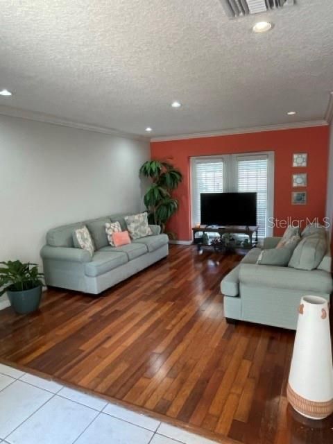 En Venta: $350,000 (4 camas, 2 baños, 2198 Pies cuadrados)