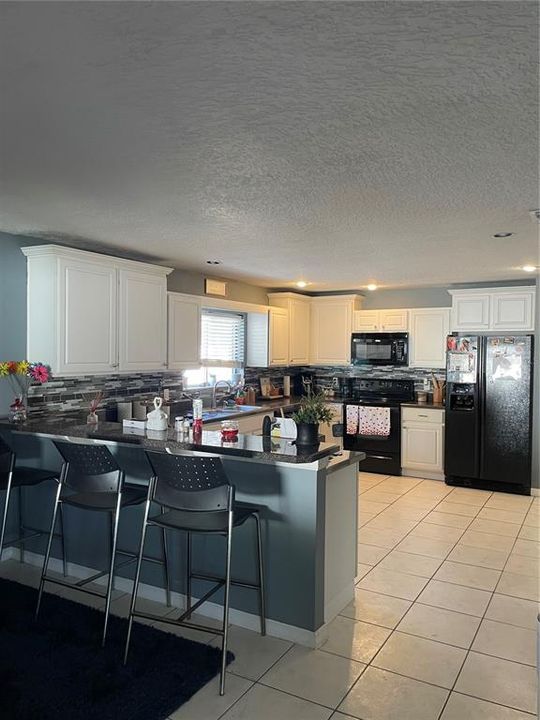 En Venta: $350,000 (4 camas, 2 baños, 2198 Pies cuadrados)